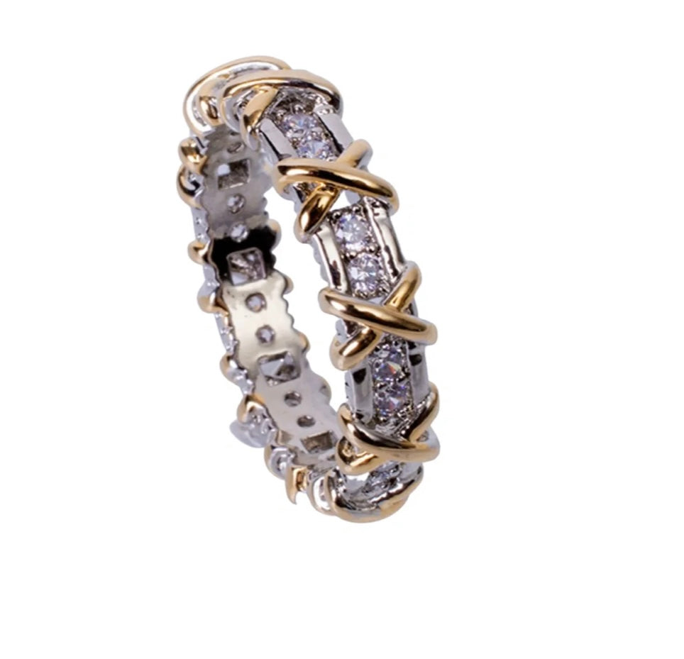 Kiss Station Ring